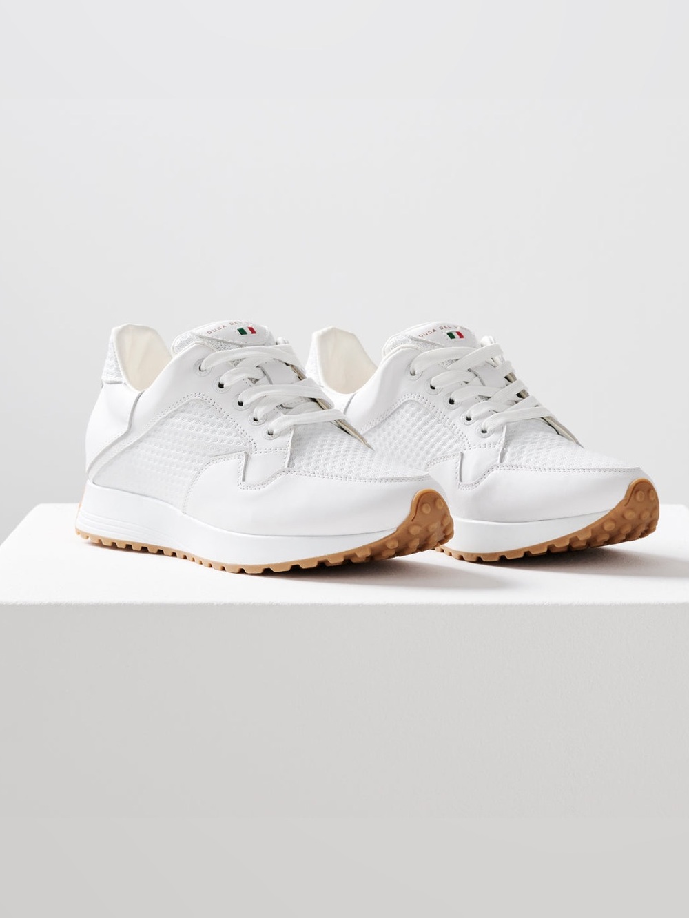 Duca Del Cosma Women's White Beige Golf Sneakers Leather Mesh size 7.5